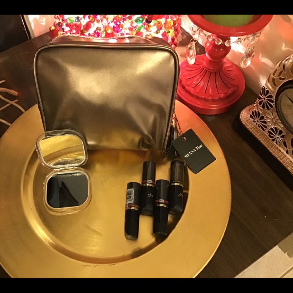 💋Sienna Mae Makeup Bag + Two Free Extras